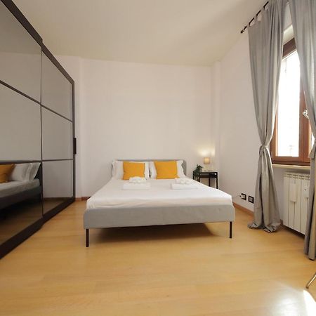 Cozy And Comfy Apartment In Piramide Metro Stop Rom Exterior foto