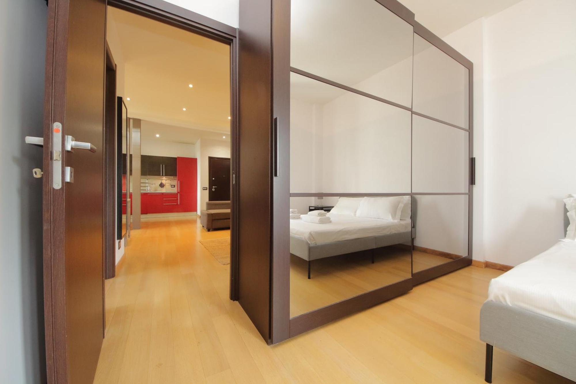 Cozy And Comfy Apartment In Piramide Metro Stop Rom Exterior foto