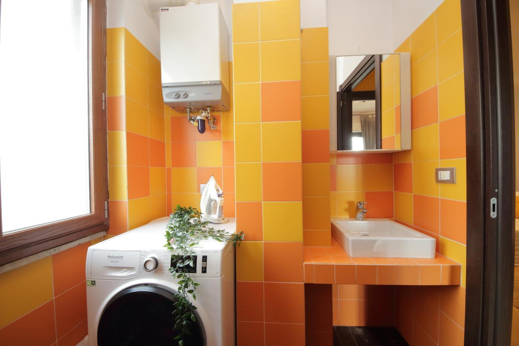Cozy And Comfy Apartment In Piramide Metro Stop Rom Exterior foto